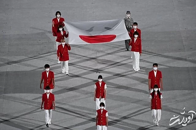 همه چیز درباره مراسم افتتاحیه المپیک ۲۰۲۰/ از حضور پرتعداد آمریکایی ها تا ورزشکار تونگایی که برهنه به ورزشگاه آمد/ کاروان ورزشی ایران با همان لباس قبلی رژه رفت/ عکس و ویدئو